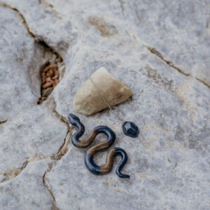 Unikatne handmade naušnice od bio epoxy smole,zmija,poklon