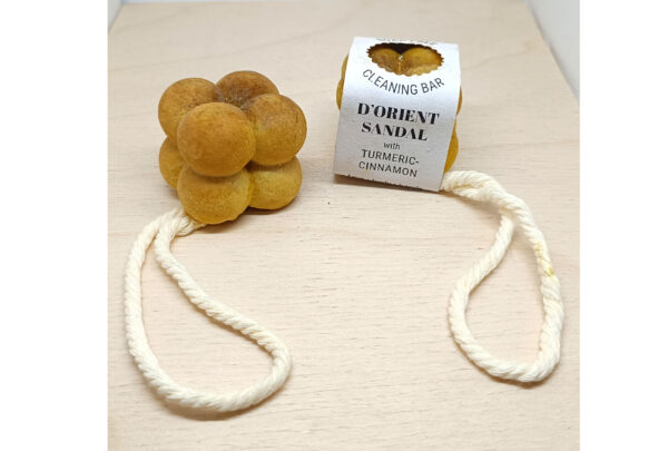 BUBBLE Soap-free čistač za lice, tijelo i ruke D'Orient Sandal - kurkuma i cimet