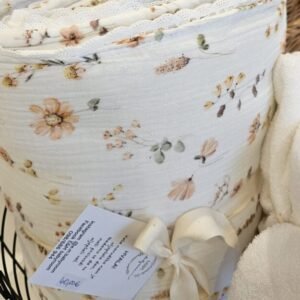 Muslin dekica za bebe, punjena sa čipkanim rubom