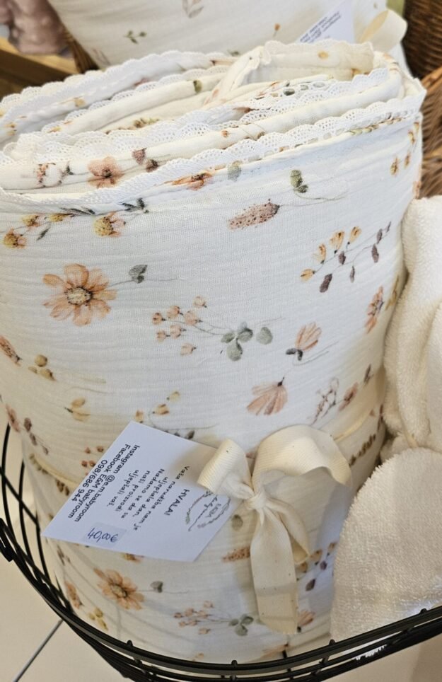 Muslin dekica za bebe, punjena sa čipkanim rubom